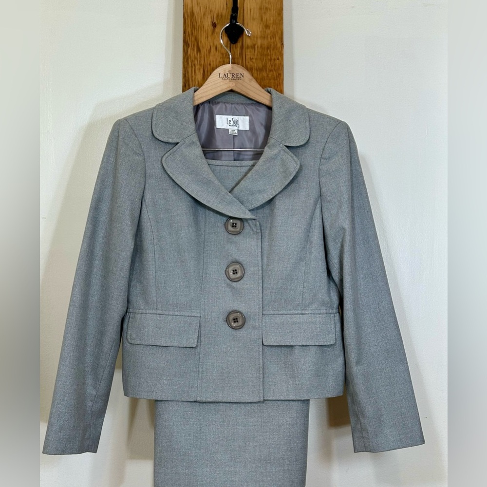 Le Suit Petite Gray Skirt Suit - Picture 6 of 7